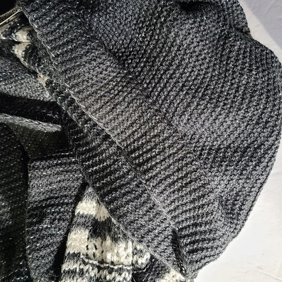 New Infiniti scarf 80%acrylic - Picture 5 of 8